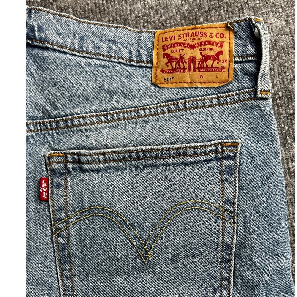 Levi’s 501 Women’s W32 14/15 High Rise Cutoff Denim Shorts Raw Frayed Hem Blue - Picture 6 of 9